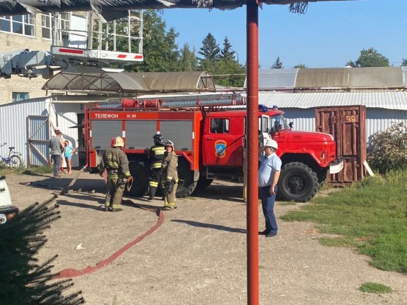 В Петровске прошли учения на плавательном бассейне