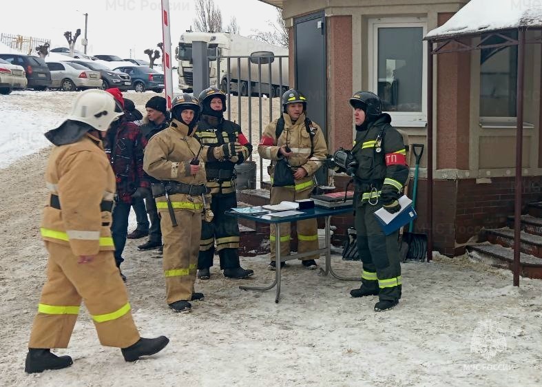 В Вольске тушили условный пожар на местном молокозаводе